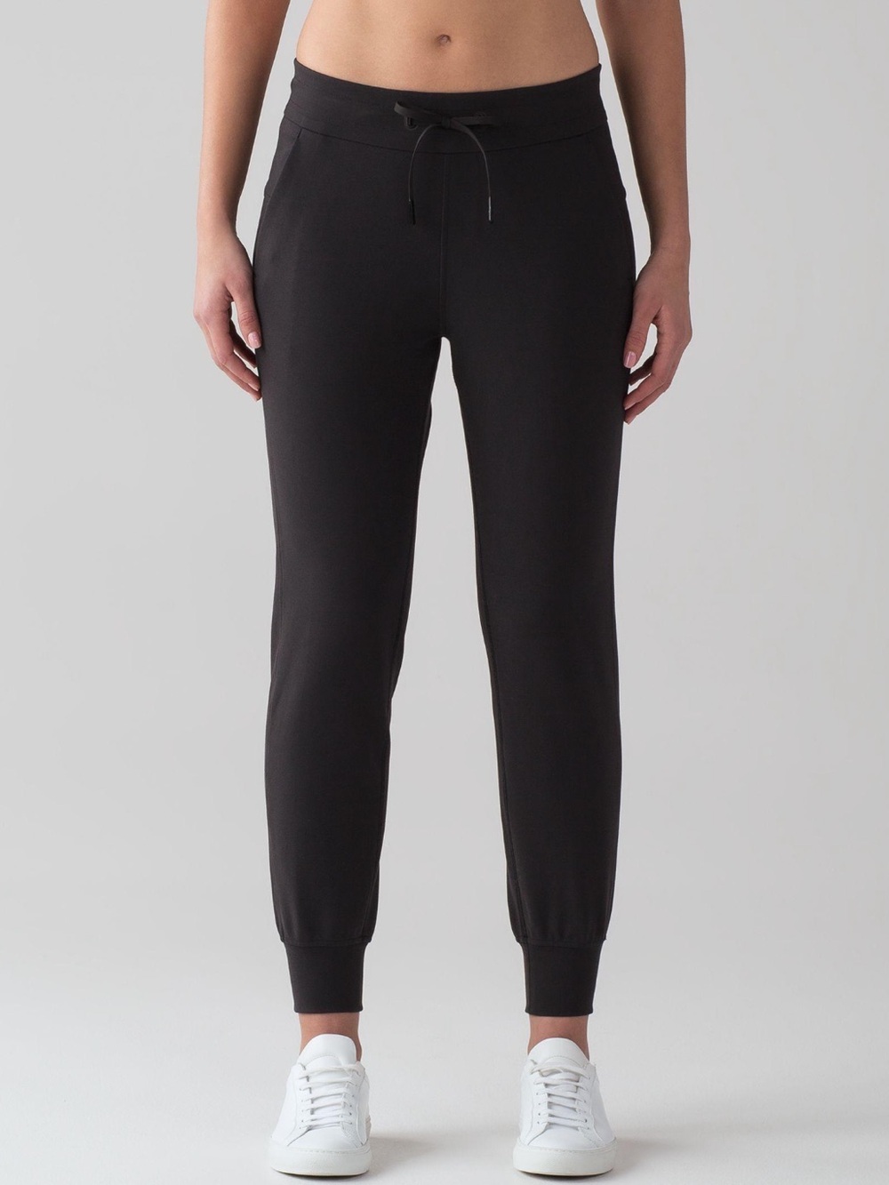 Pristine Excellent Lululemon On Track Jogger Size:4 in Black